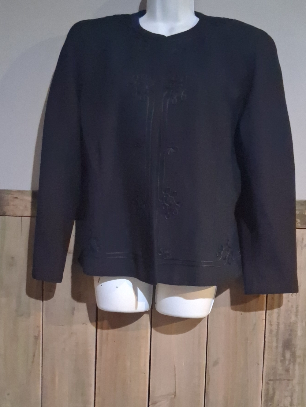 Valerie Stevens Black Embroidered Round-Neck Jacket 100% Wool